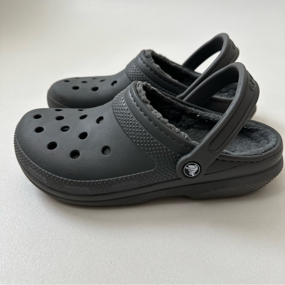 Crocs Dual Comfort Crocs Classic Fleece Lined Clogs Women’s size 9 Men’s size 7